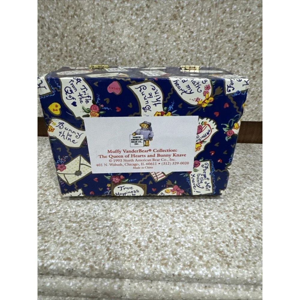 NEW Muffy Vanderbear NABCO Queen of Hearts & The Bunny Knave Stationary Set Box